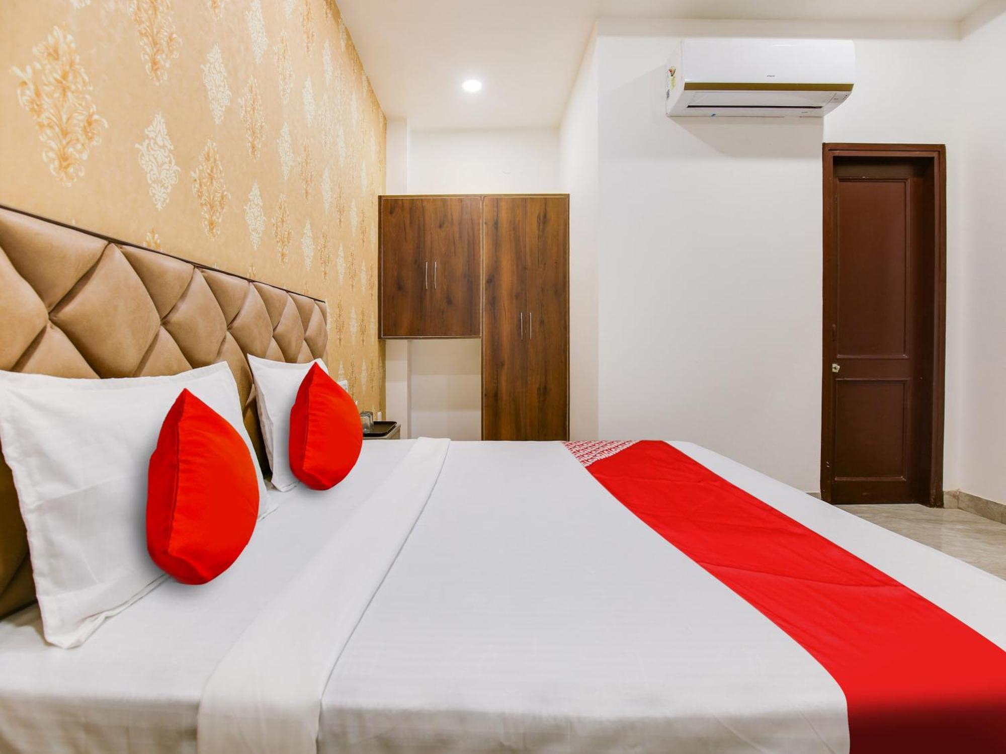 Hotel O Baran Classic Ludhiana Exterior foto
